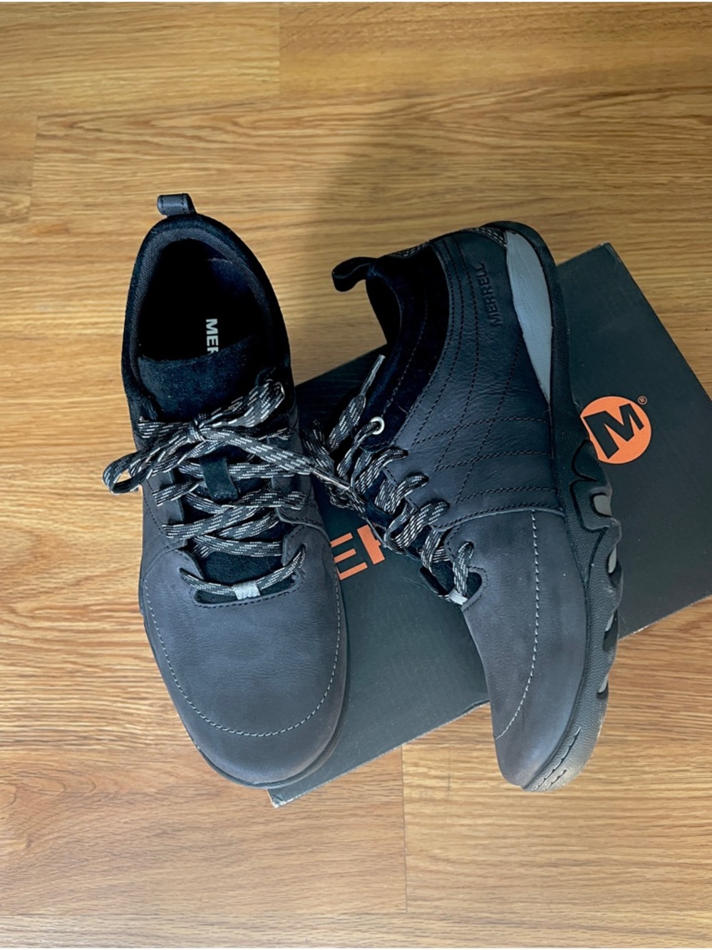 New in box Merrell hiking trail sneakers shoes Lena Mimosa 8.5 M NIB black